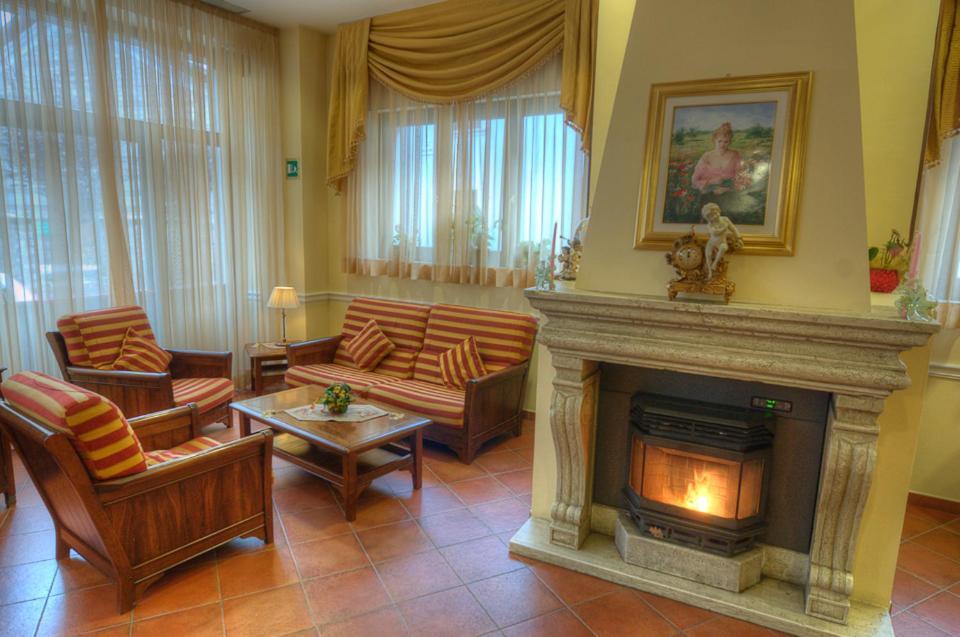 Hotel Garni Posta Пескассероли Экстерьер фото